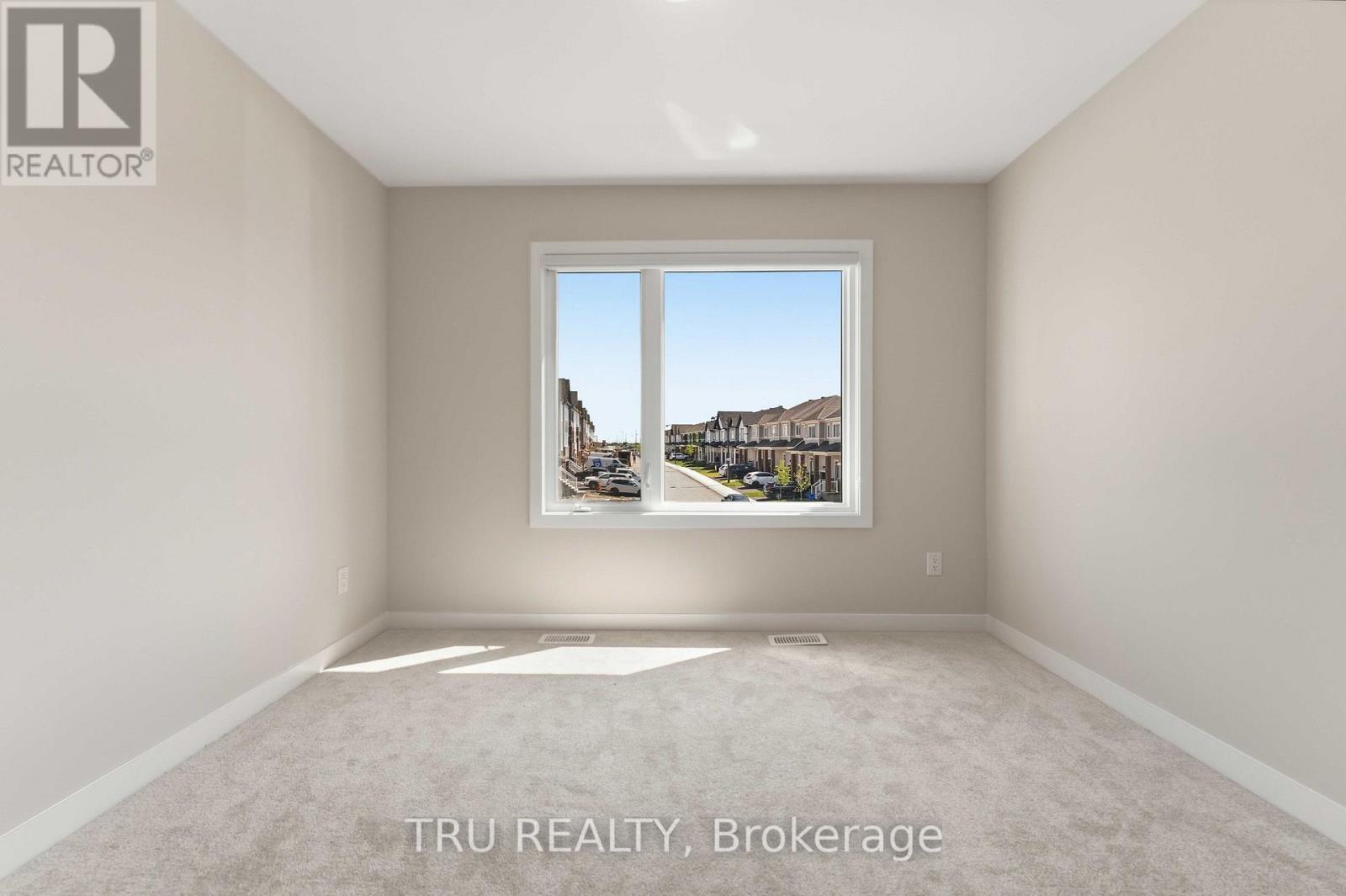 706 Expansion Road, Ottawa, ON - Indoor Photo Showing Other Room