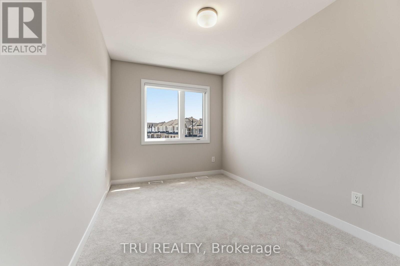 706 Expansion Road, Ottawa, ON - Indoor Photo Showing Other Room