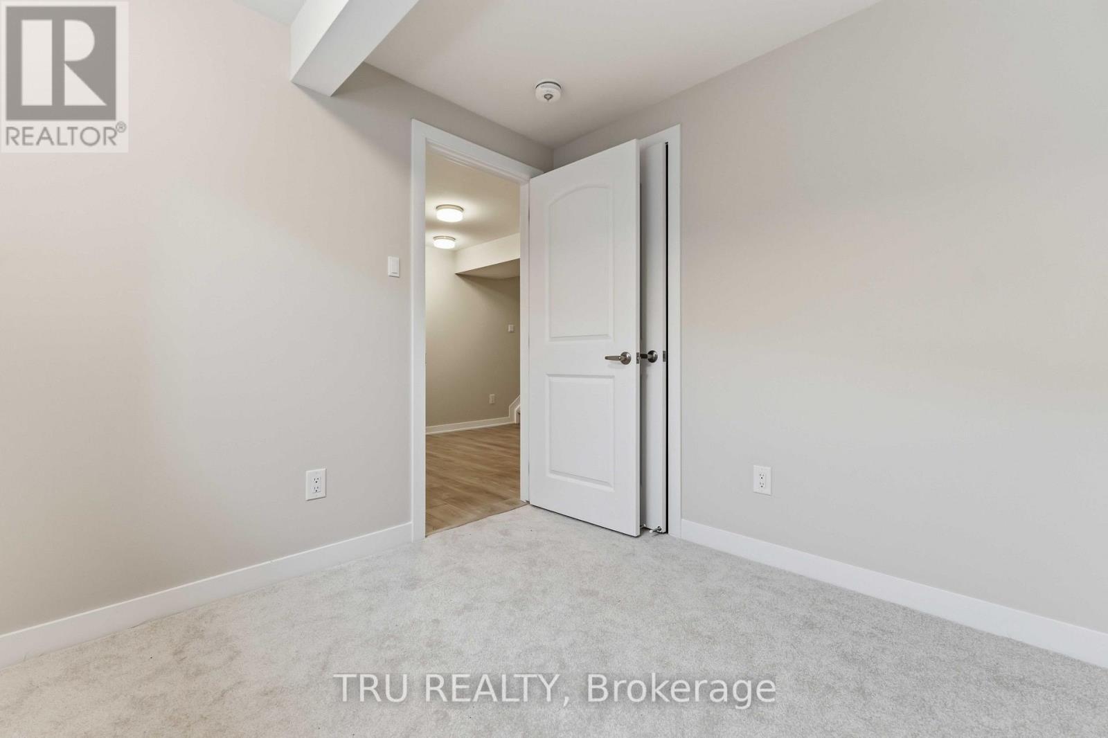 706 Expansion Road, Ottawa, ON - Indoor Photo Showing Other Room