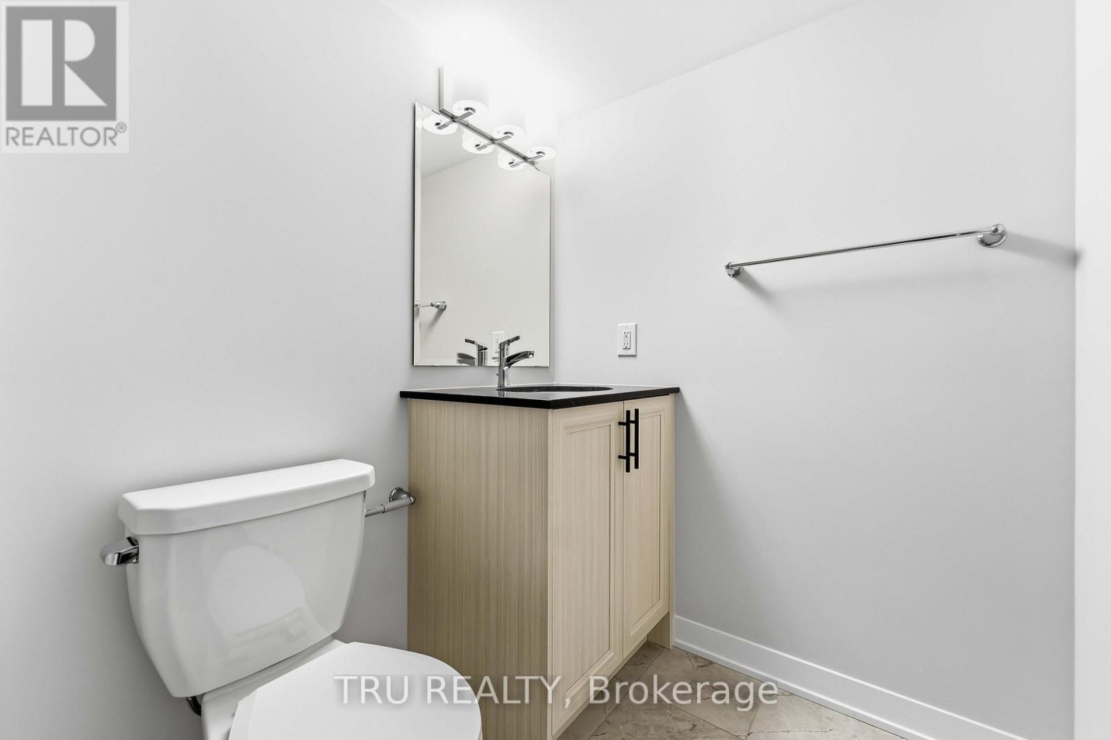 706 Expansion Road, Ottawa, ON - Indoor Photo Showing Bathroom