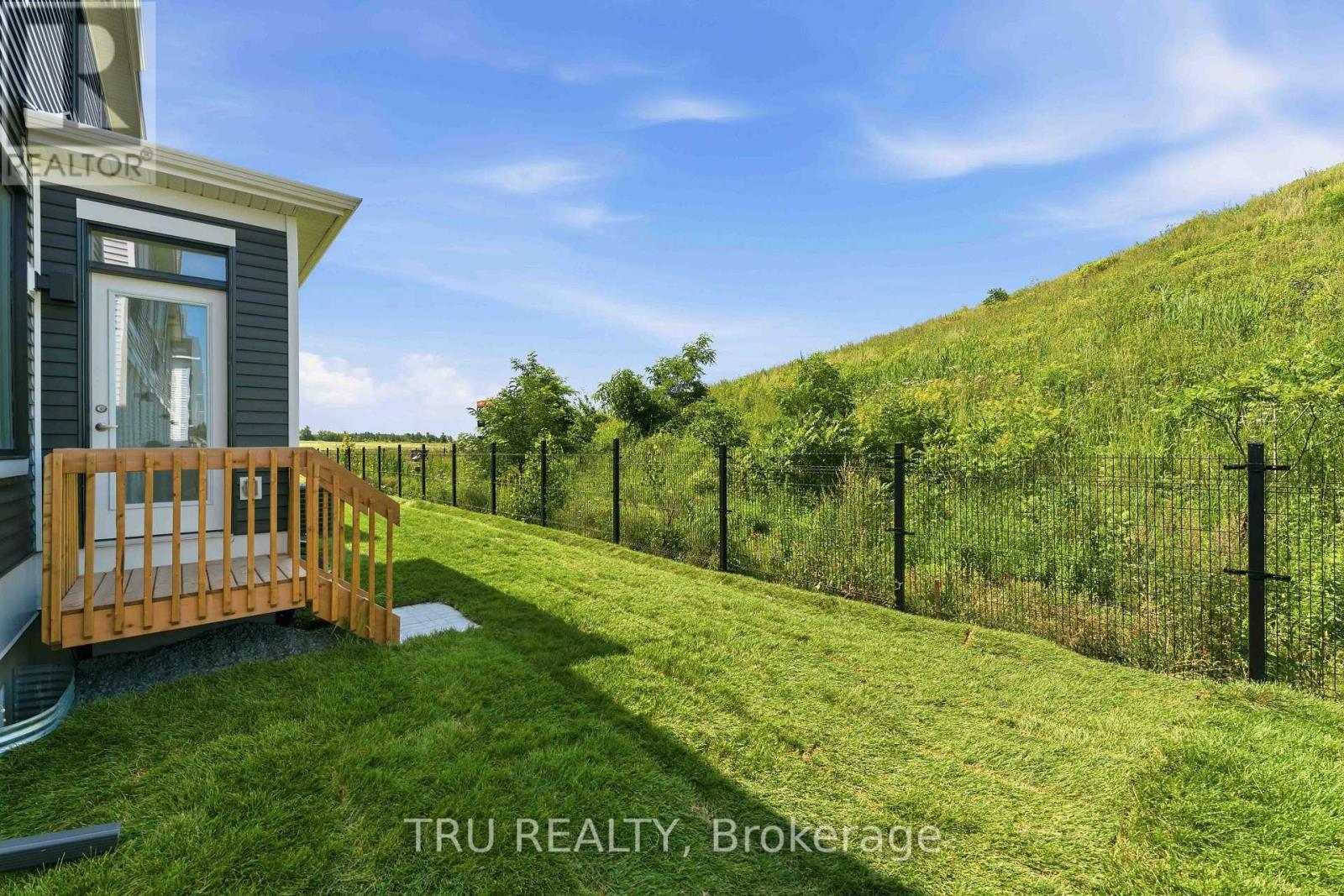 706 Expansion Road, Ottawa, ON - Outdoor