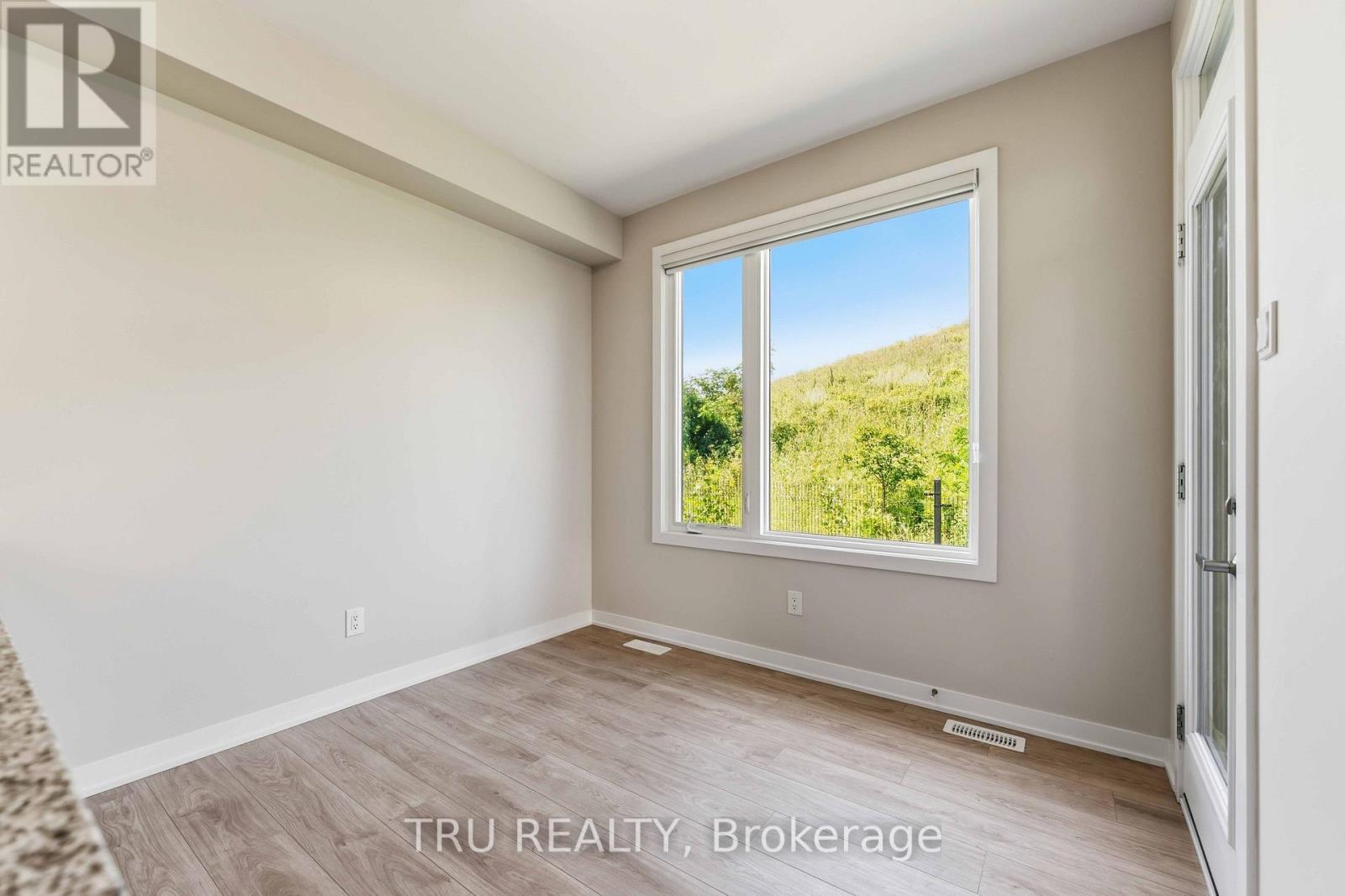 706 Expansion Road, Ottawa, ON - Indoor Photo Showing Other Room
