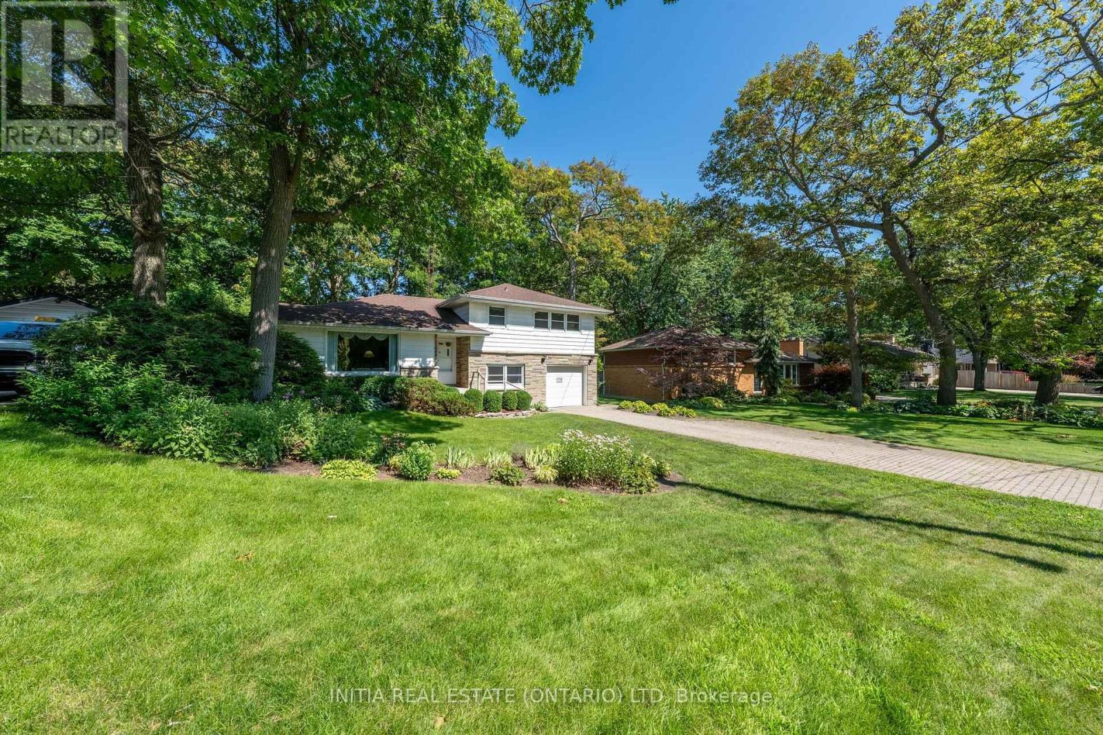 1732 Rutherglen Close, Sarnia, ON - Outdoor