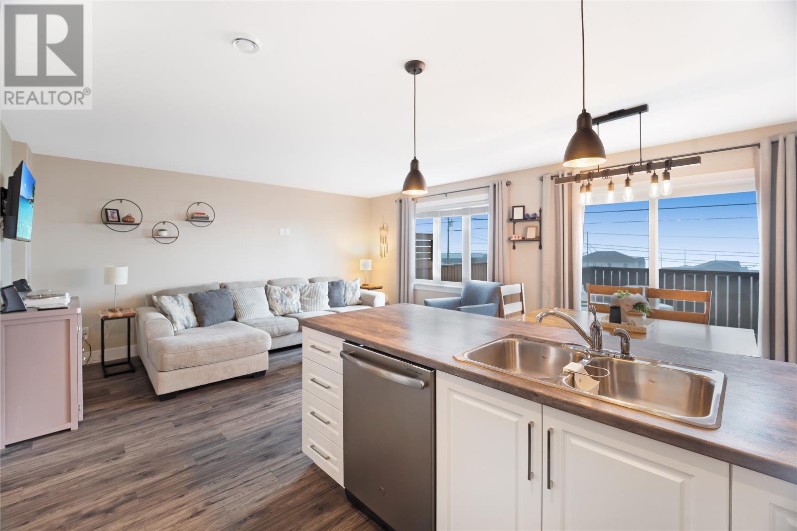 20 Alberton Drive, Paradise, NL - Indoor Photo Showing Kitchen With Double Sink