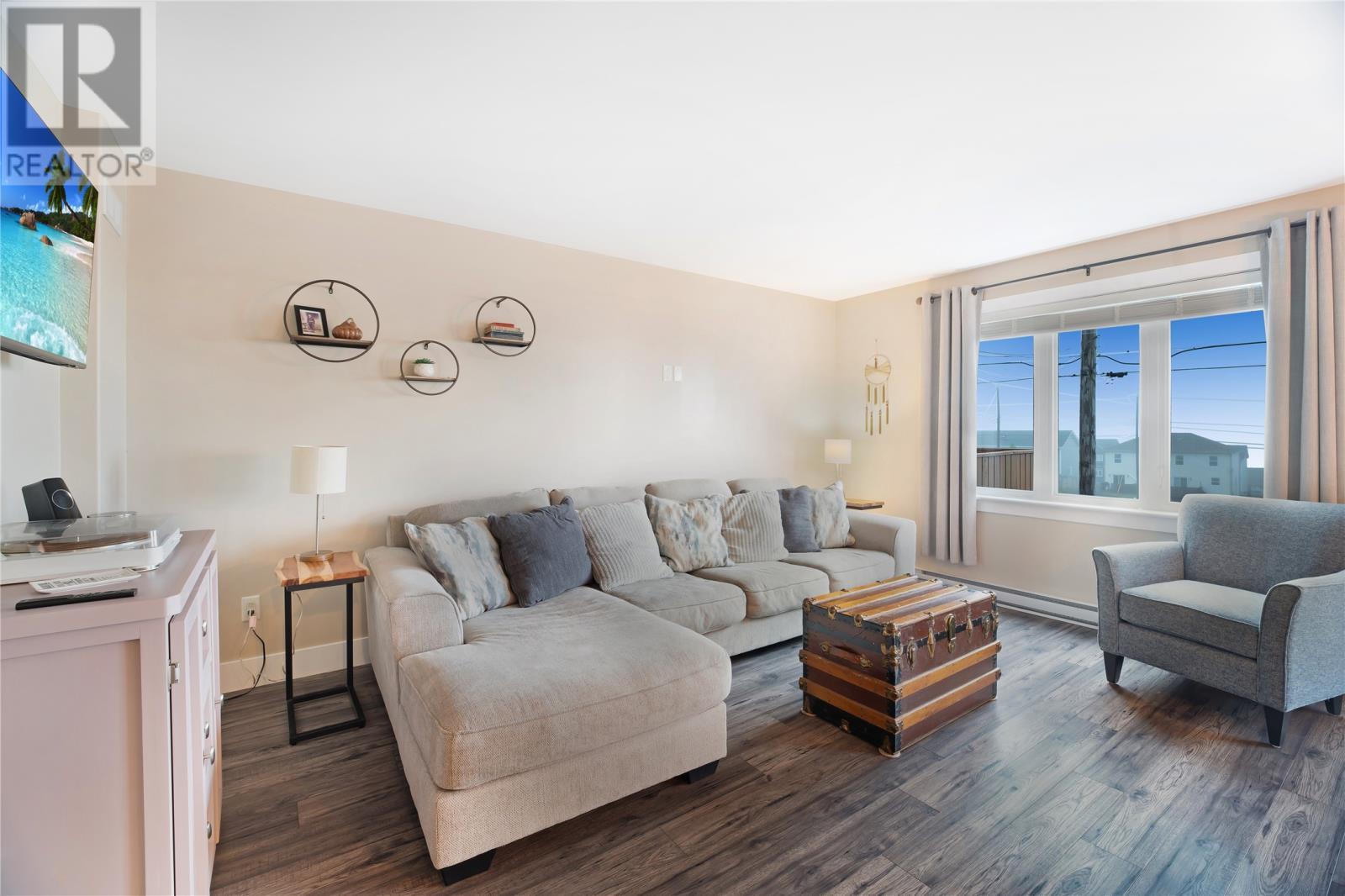 20 Alberton Drive, Paradise, NL - Indoor Photo Showing Living Room