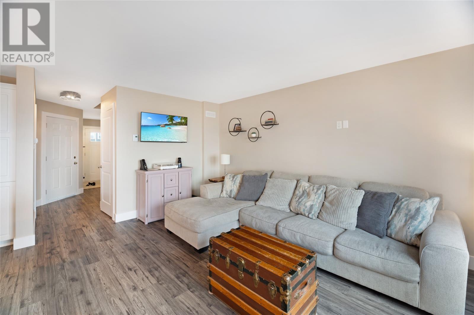 20 Alberton Drive, Paradise, NL - Indoor Photo Showing Living Room