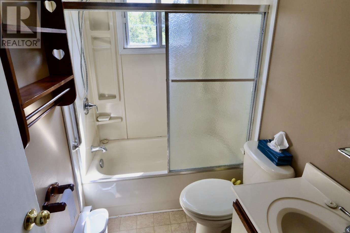 619 Mission Rd, Goulais River, ON - Indoor Photo Showing Bathroom
