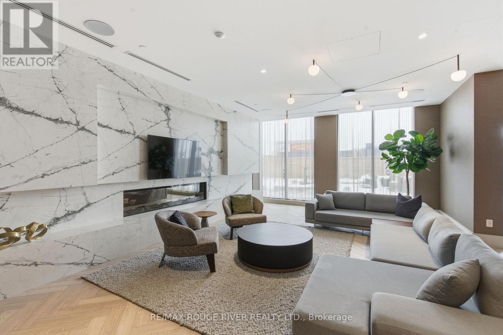 2321 - 2545 Simcoe Street N, Oshawa (Windfields), ON - Indoor