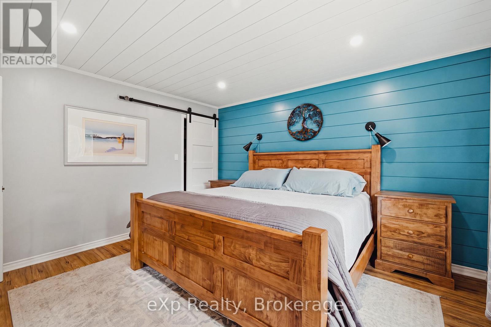 375 Victoria Street W, Southgate, ON - Indoor Photo Showing Bedroom