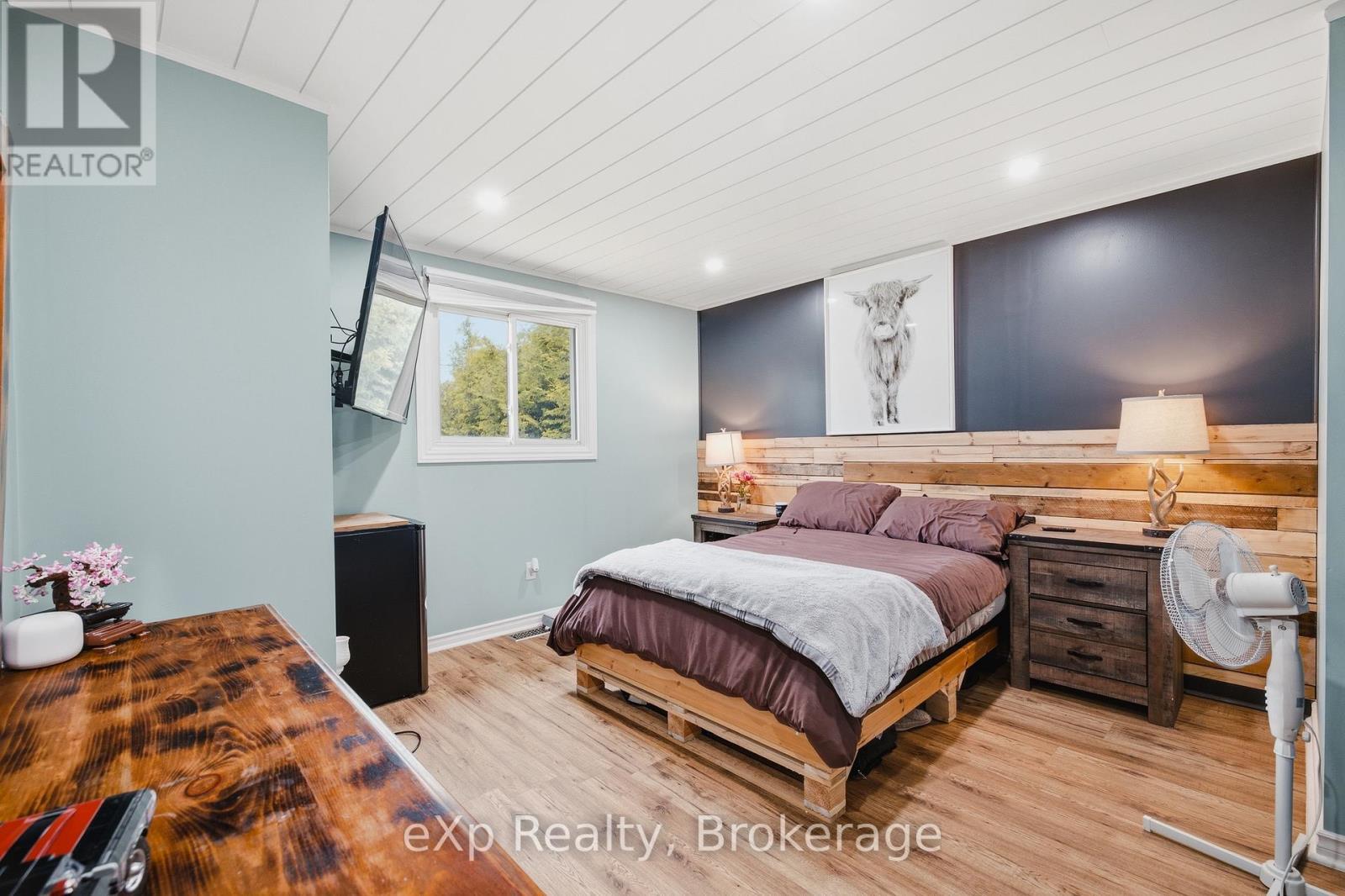 375 Victoria Street W, Southgate, ON - Indoor Photo Showing Bedroom