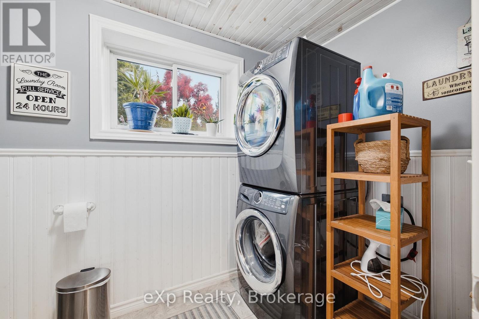 375 Victoria Street W, Southgate, ON - Indoor Photo Showing Laundry Room