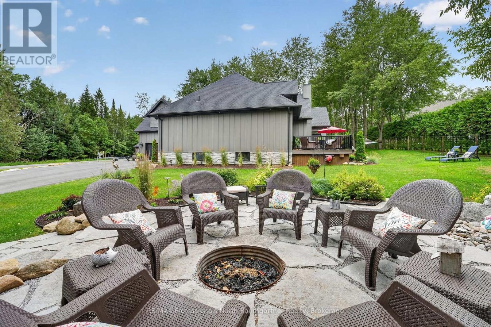 5 Ploughshare Court, Dysart Et Al (Dysart), ON - Outdoor With Deck Patio Veranda