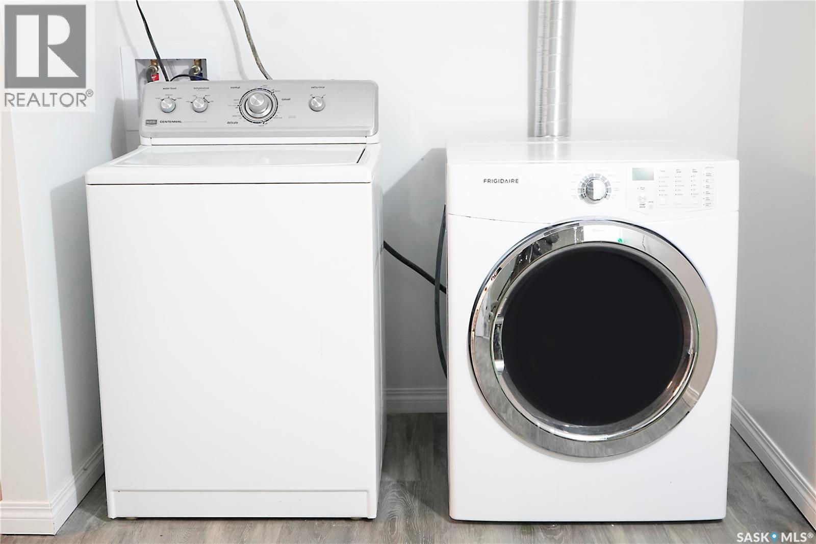 394 2Nd Street, Shaunavon, SK - Indoor Photo Showing Laundry Room