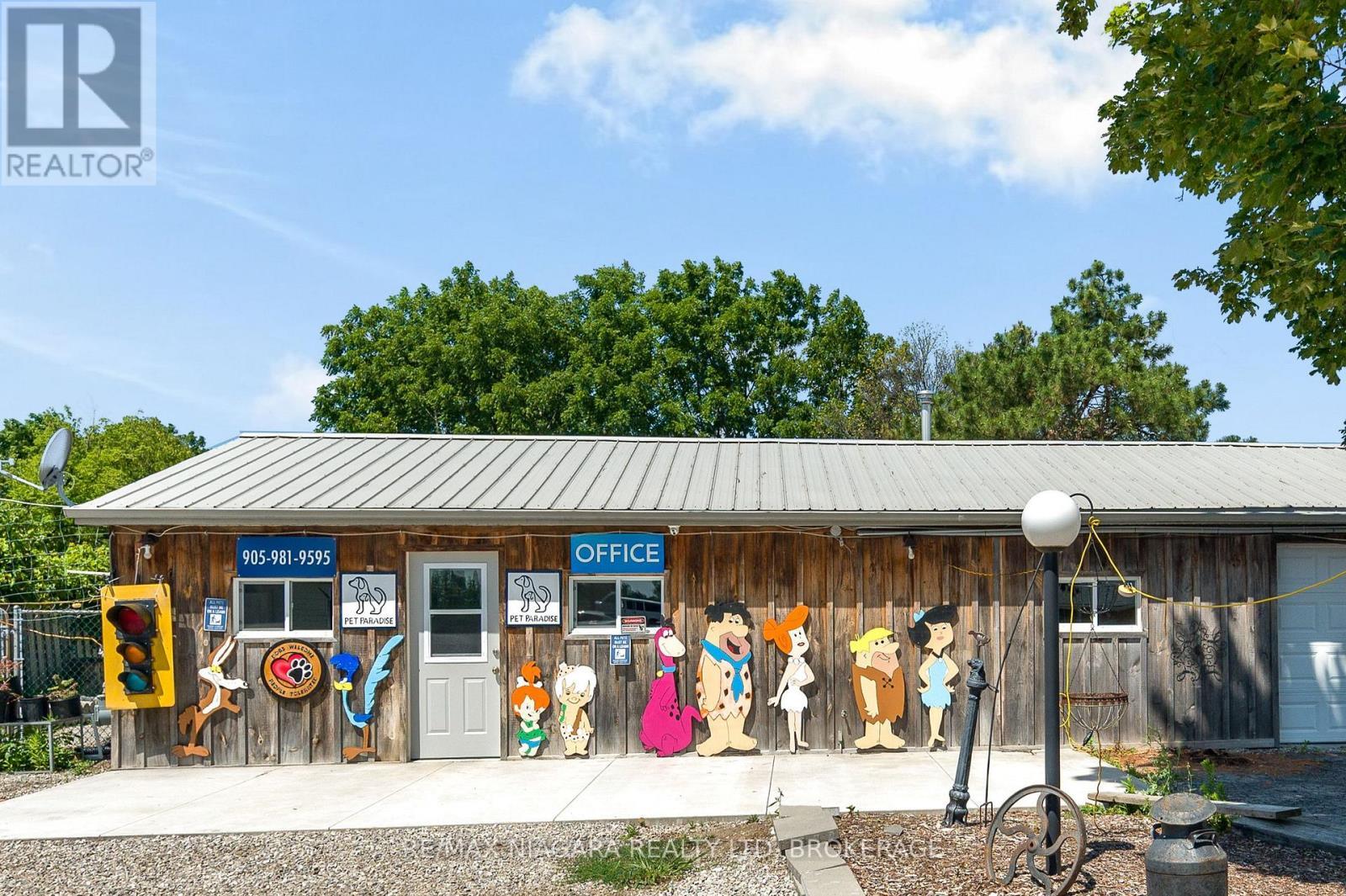 2300 Hwy 6 Highway, Hamilton, ON - Outdoor