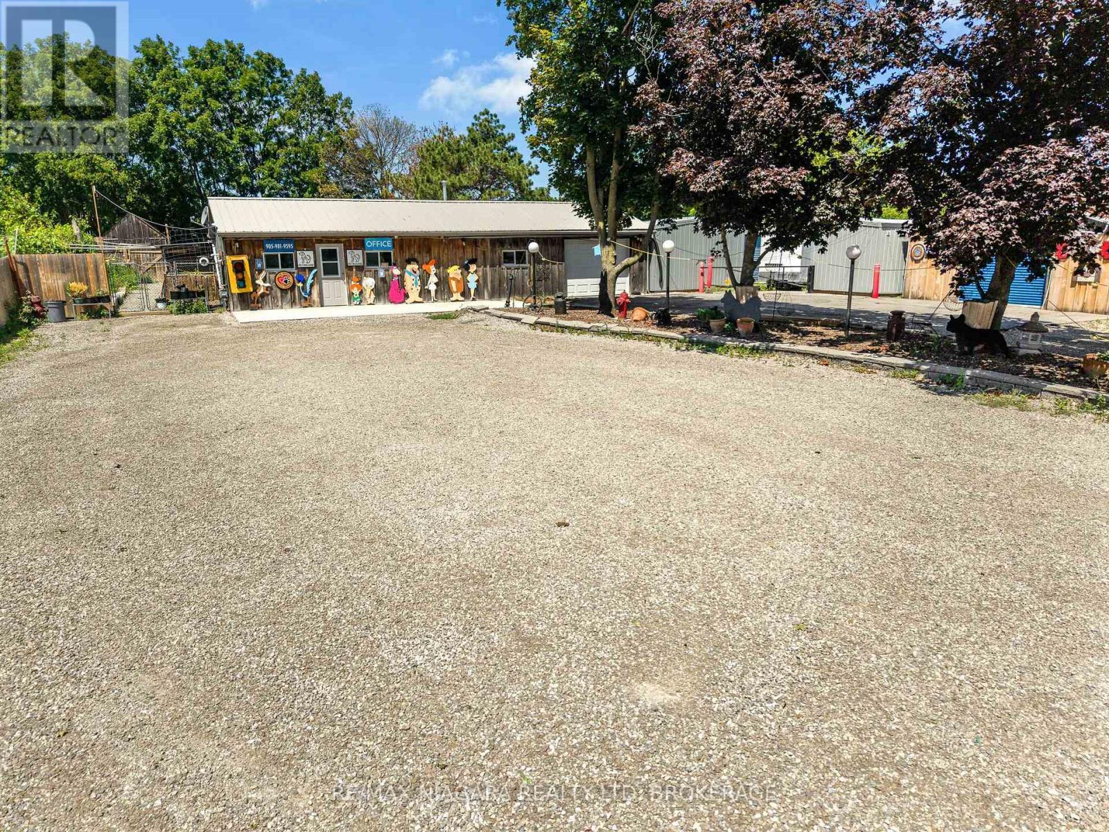 2300 Hwy 6 Highway, Hamilton, ON - Outdoor