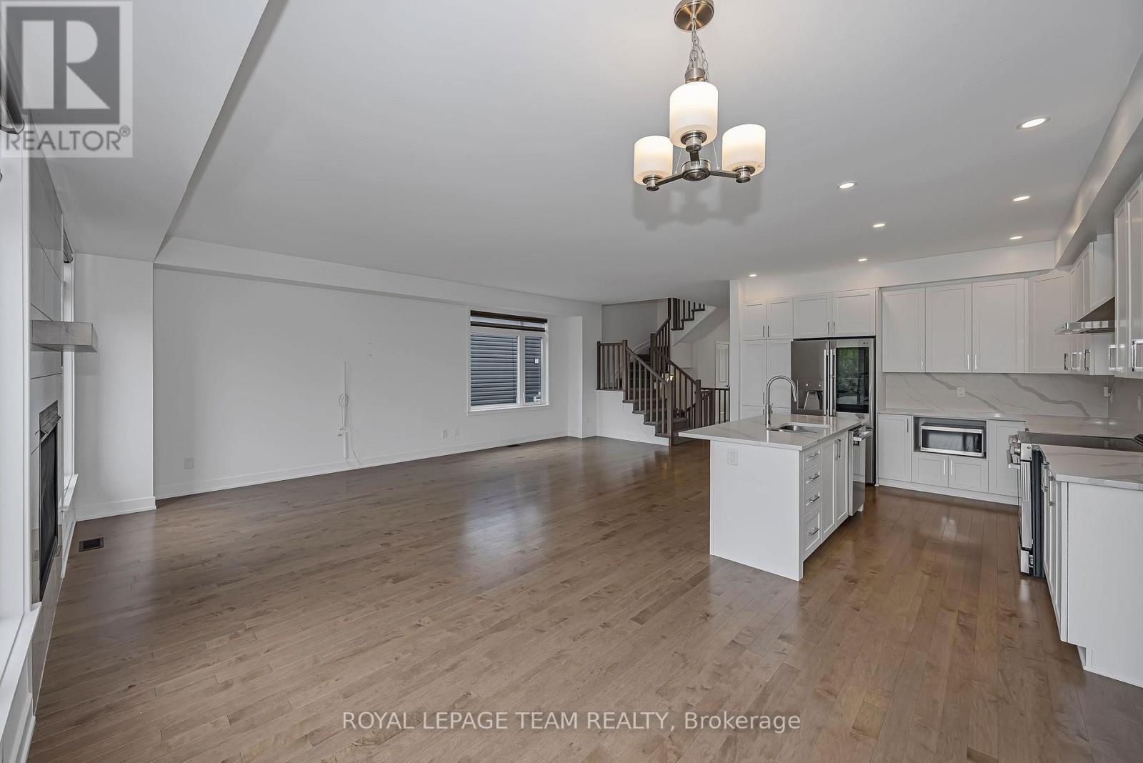 779 Ovation Grove, Ottawa, ON - Indoor Photo Showing Kitchen
