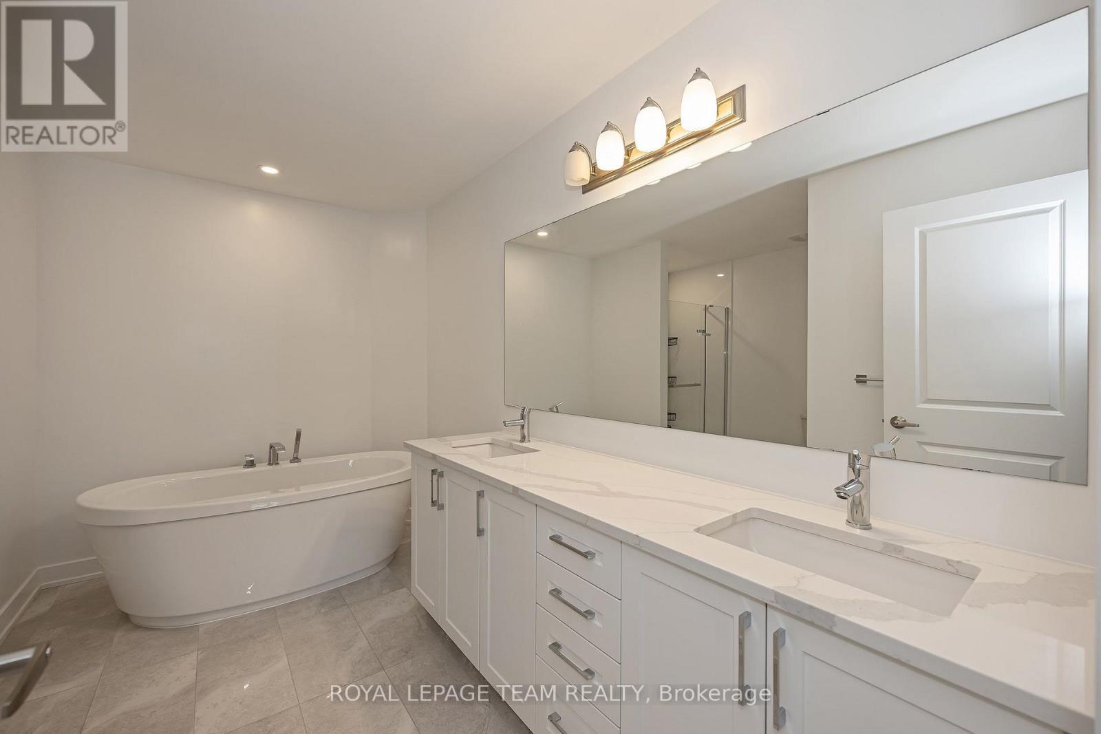 779 Ovation Grove, Ottawa, ON - Indoor Photo Showing Bathroom