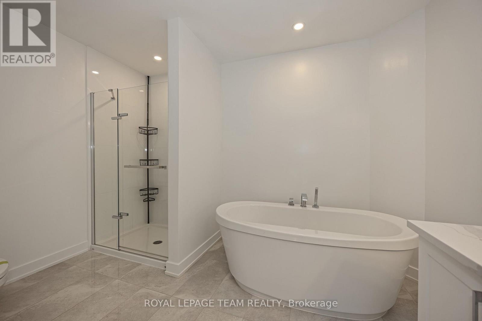 779 Ovation Grove, Ottawa, ON - Indoor Photo Showing Bathroom
