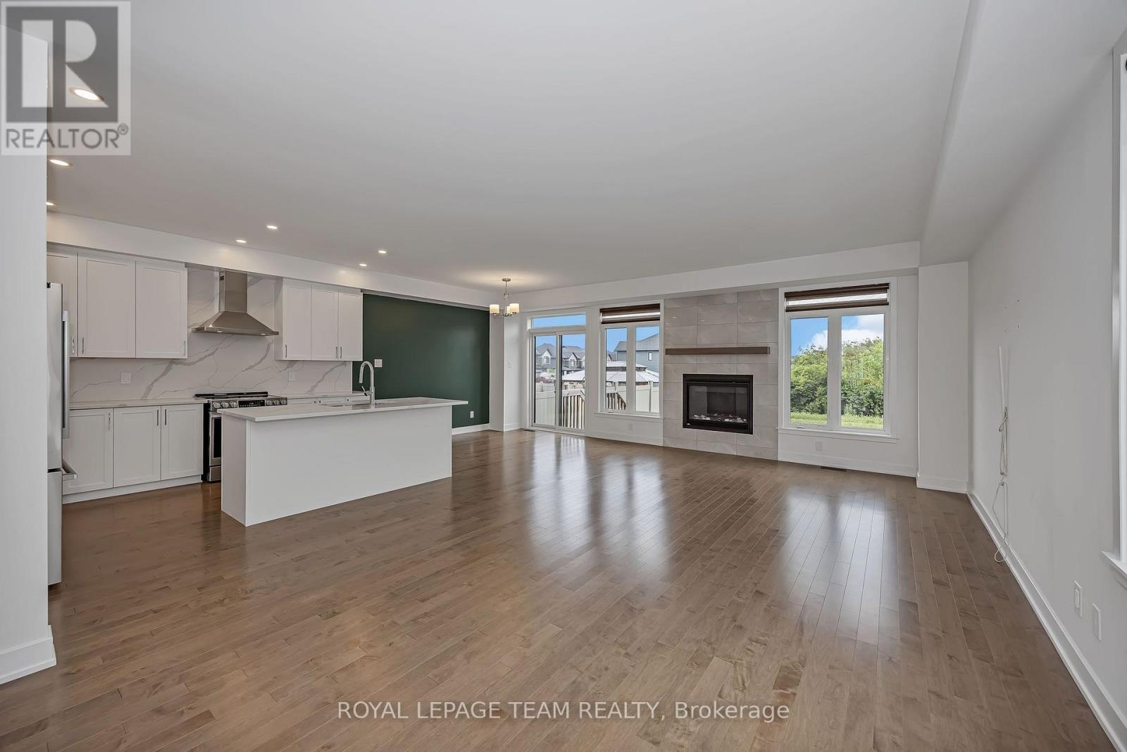 779 Ovation Grove, Ottawa, ON - Indoor With Fireplace