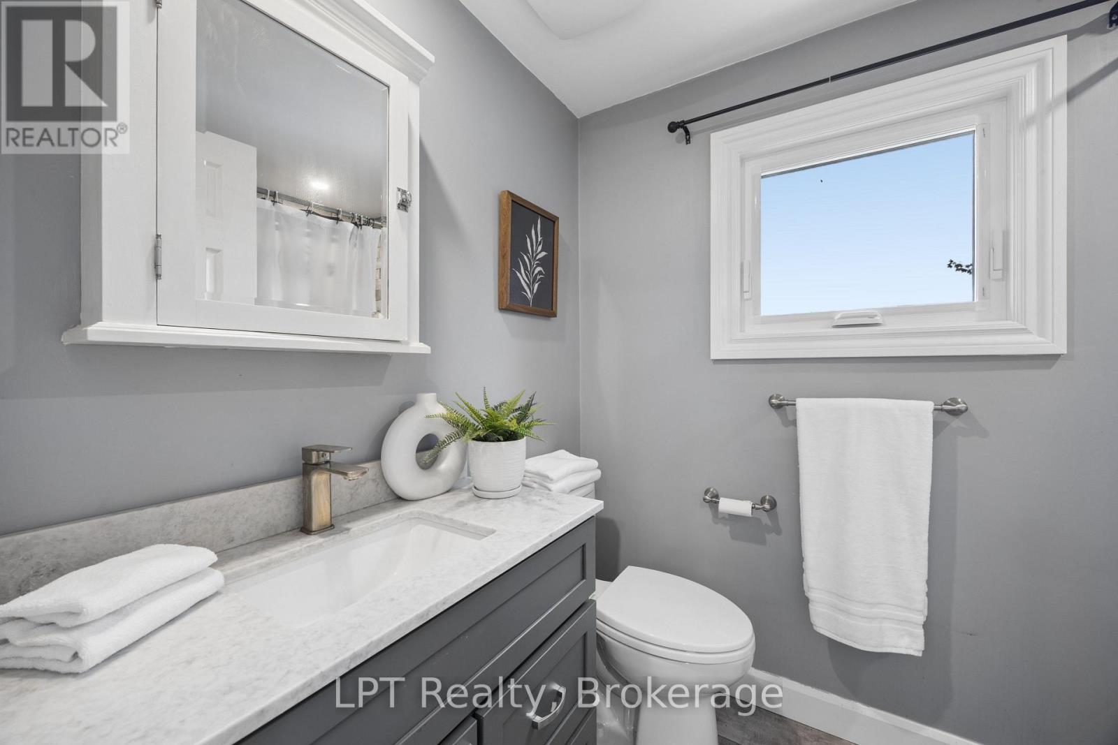 178 Sandringham Drive, Clarington (Courtice), ON - Indoor Photo Showing Bathroom
