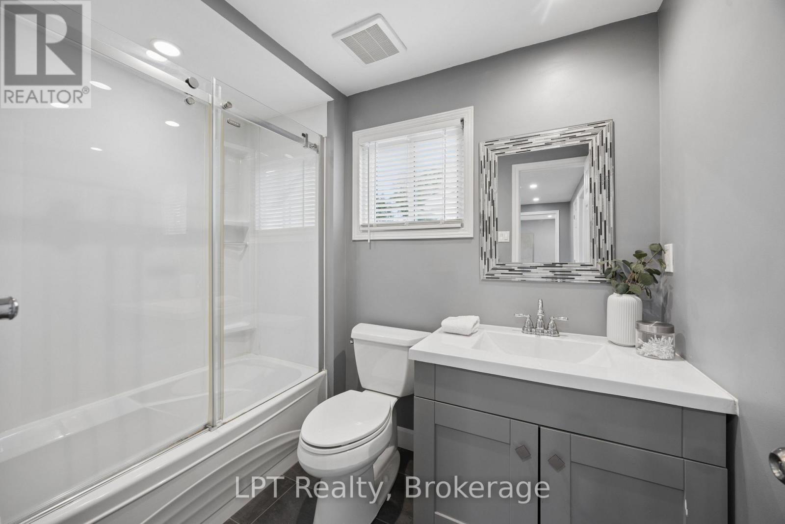 178 Sandringham Drive, Clarington (Courtice), ON - Indoor Photo Showing Bathroom