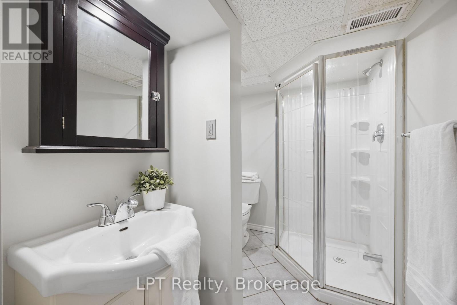 178 Sandringham Drive, Clarington (Courtice), ON - Indoor Photo Showing Bathroom