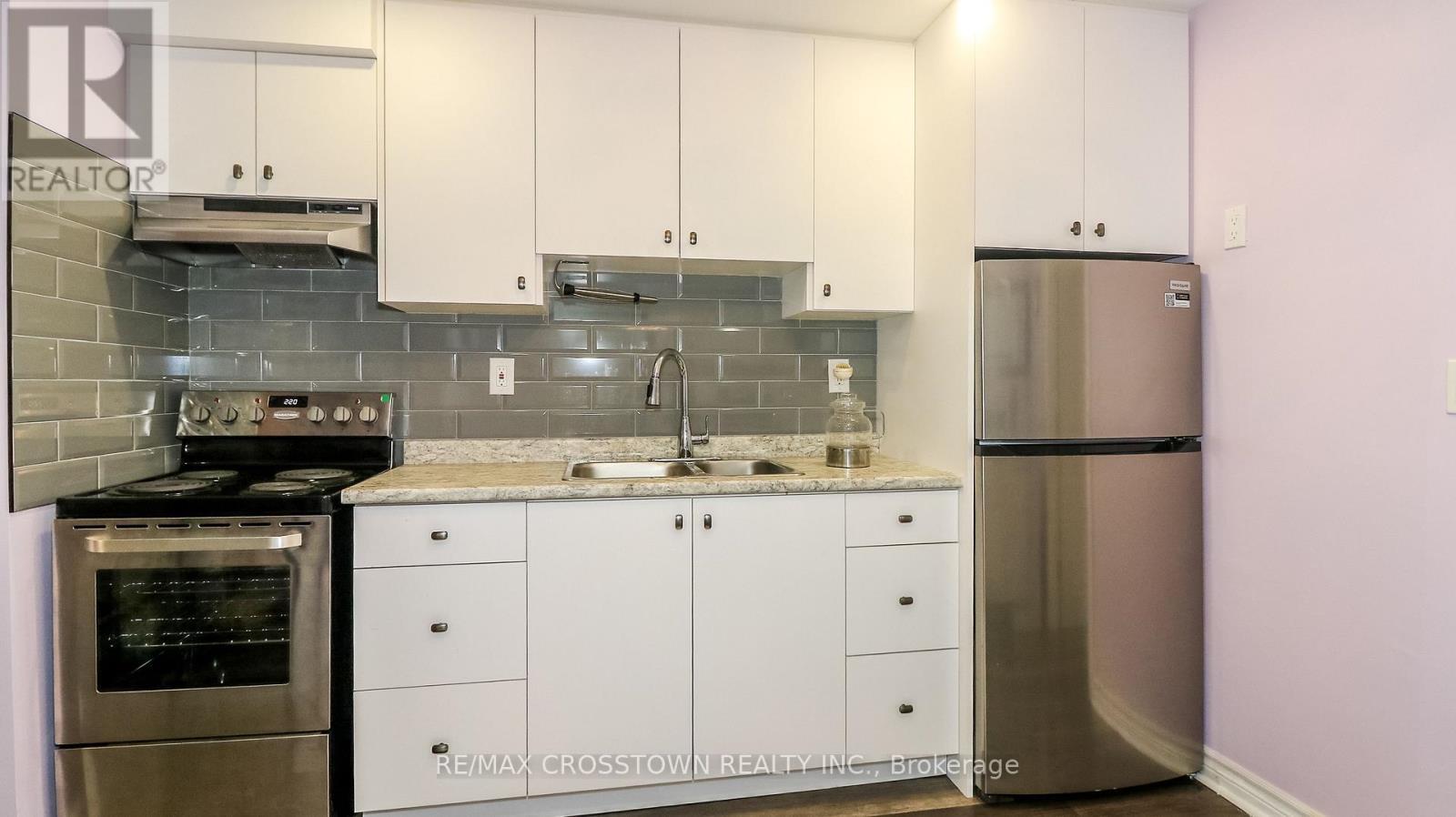 6 - 172 Parkinson Crescent, Orangeville, ON - Indoor Photo Showing Kitchen With Stainless Steel Kitchen With Double Sink With Upgraded Kitchen