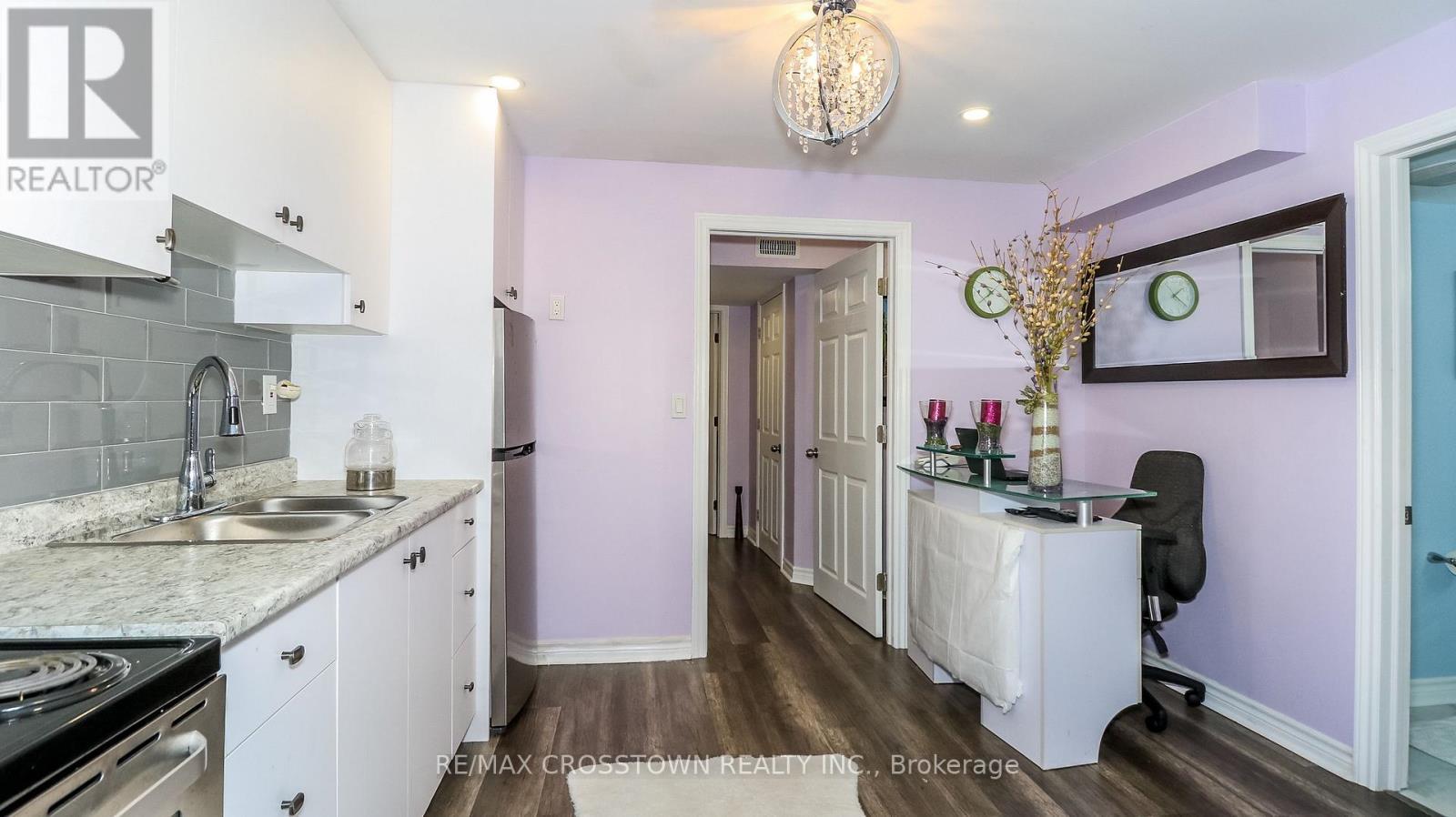 6 - 172 Parkinson Crescent, Orangeville, ON - Indoor Photo Showing Kitchen With Double Sink With Upgraded Kitchen