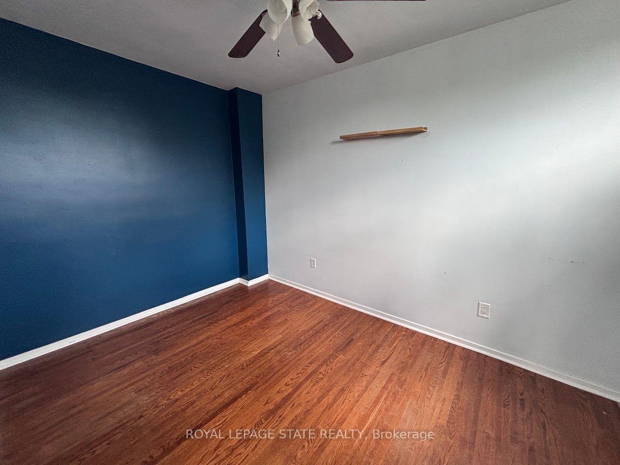 304-5 Viking Court, Grimsby, ON - Indoor Photo Showing Other Room