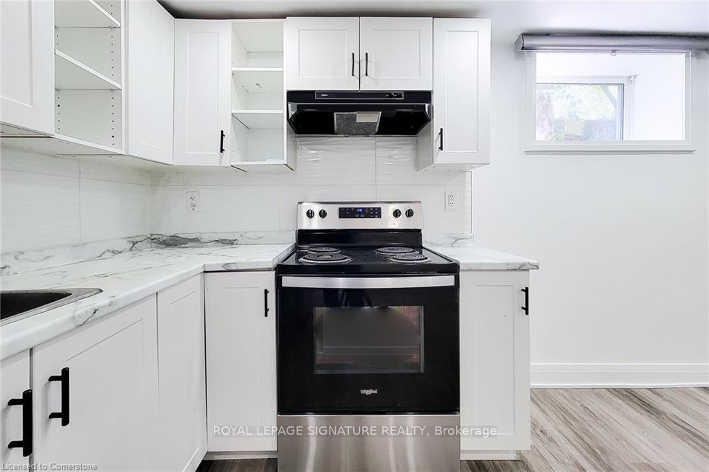 265 West 19Th Street, Hamilton, ON - Indoor Photo Showing Kitchen