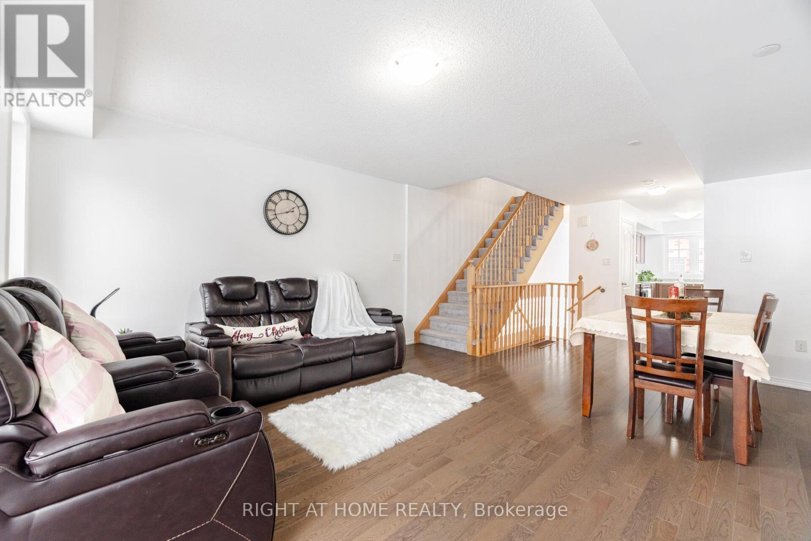 397 - 45 Icy Note Path, Oshawa, ON - Indoor Photo Showing Living Room