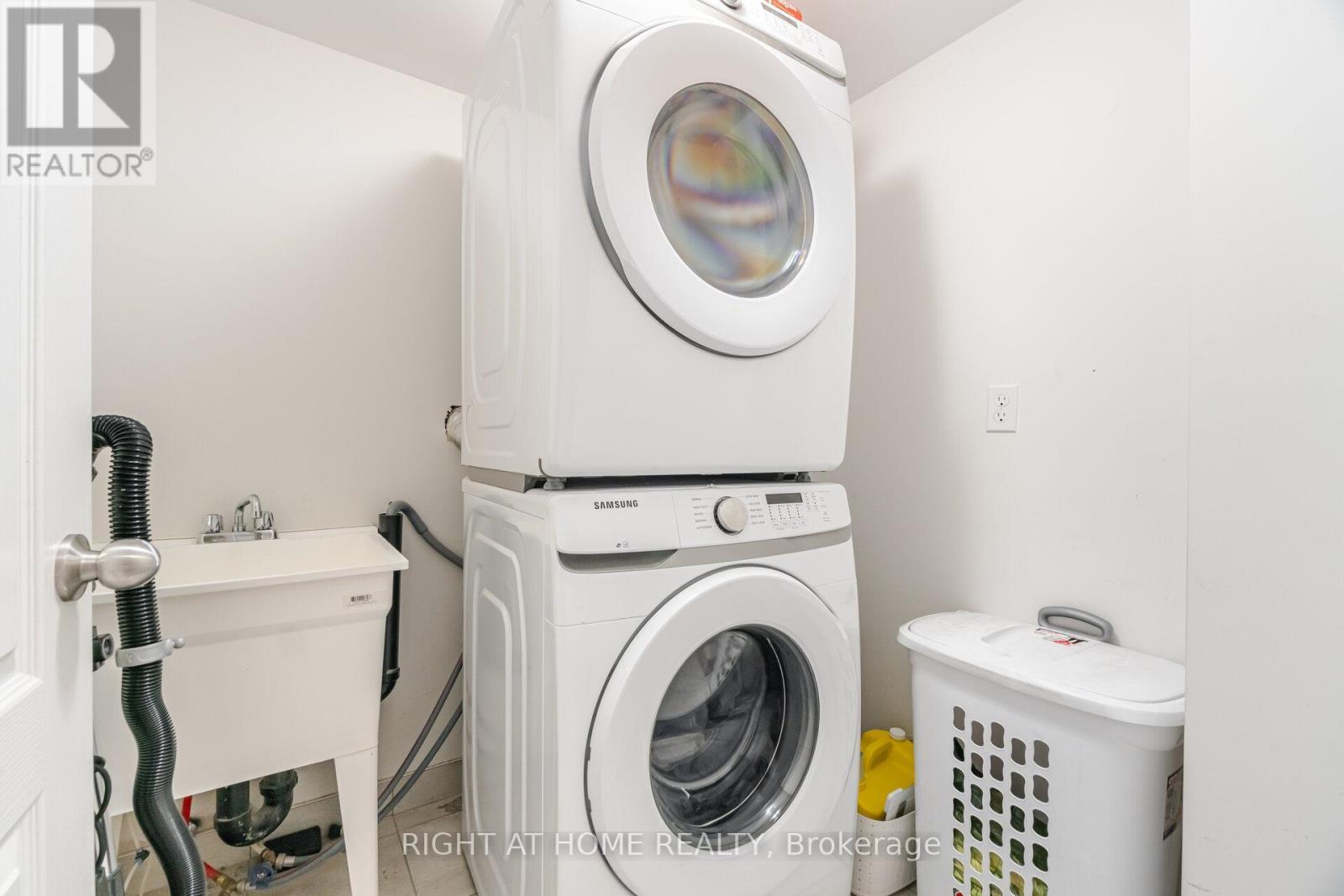 397 - 45 Icy Note Path, Oshawa, ON - Indoor Photo Showing Laundry Room