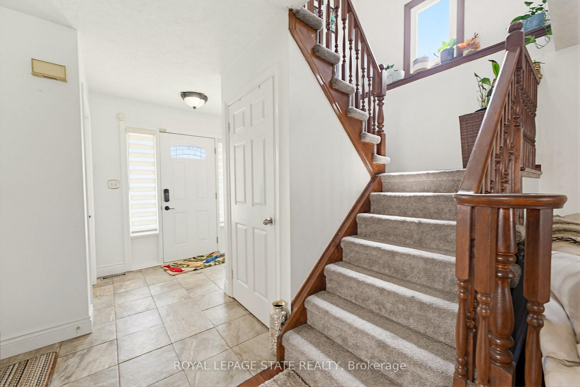 459 Dicenzo Drive, Hamilton, ON - Indoor Photo Showing Other Room