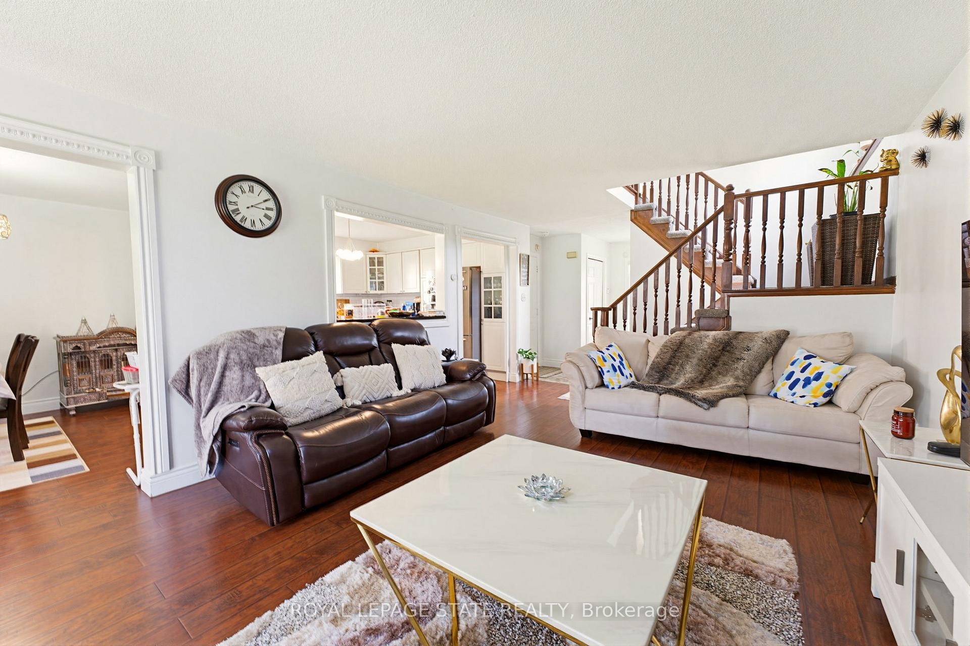 459 Dicenzo Drive, Hamilton, ON - Indoor Photo Showing Living Room
