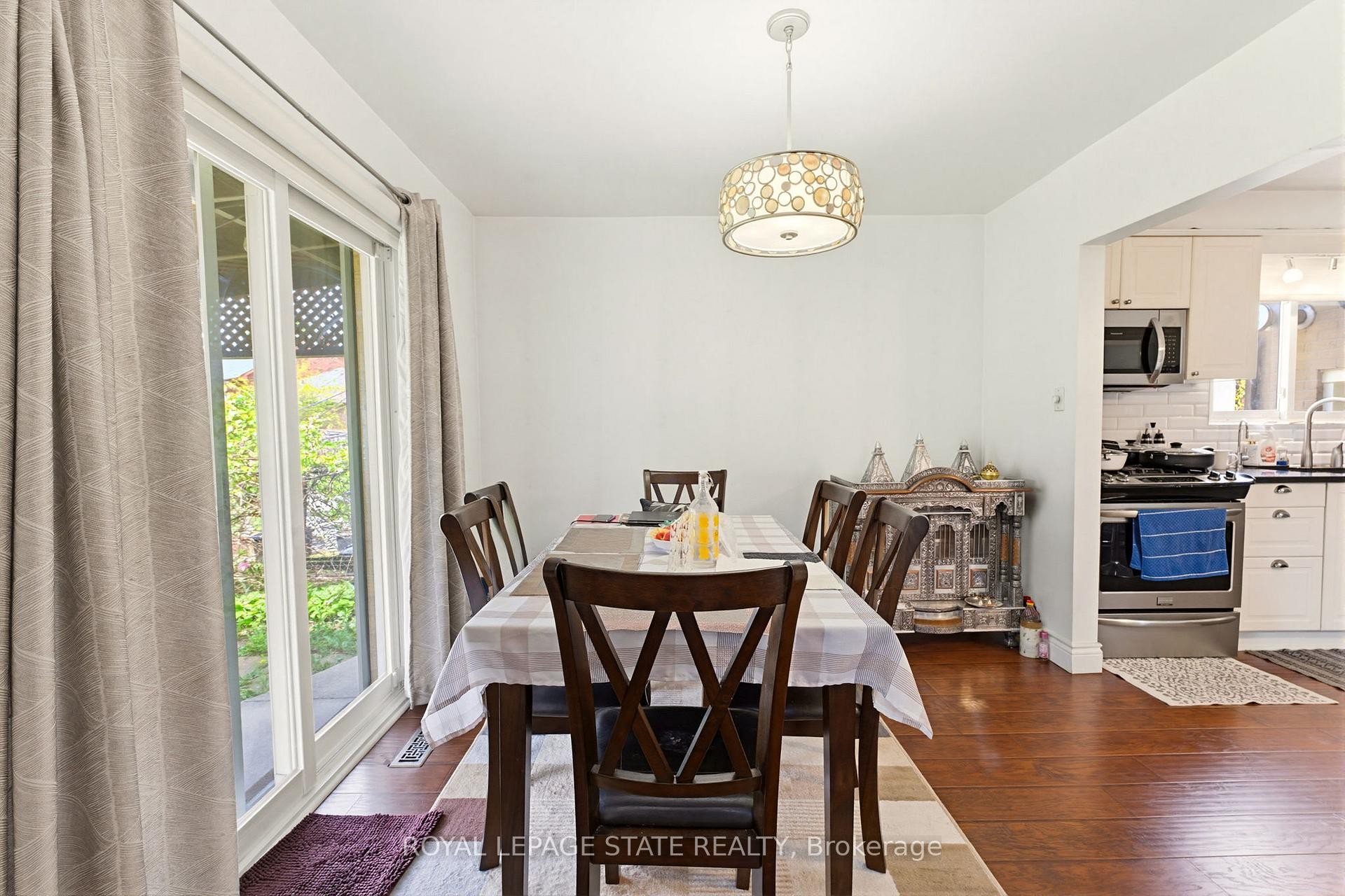 459 Dicenzo Drive, Hamilton, ON - Indoor Photo Showing Dining Room