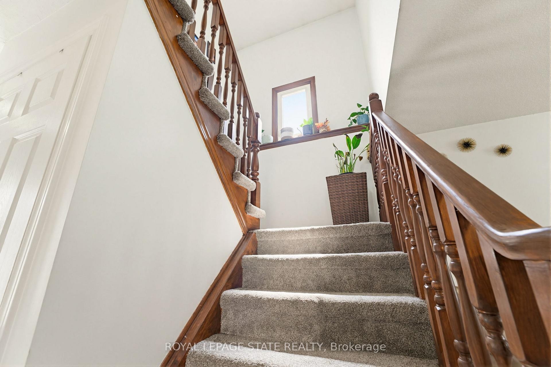 459 Dicenzo Drive, Hamilton, ON - Indoor Photo Showing Other Room