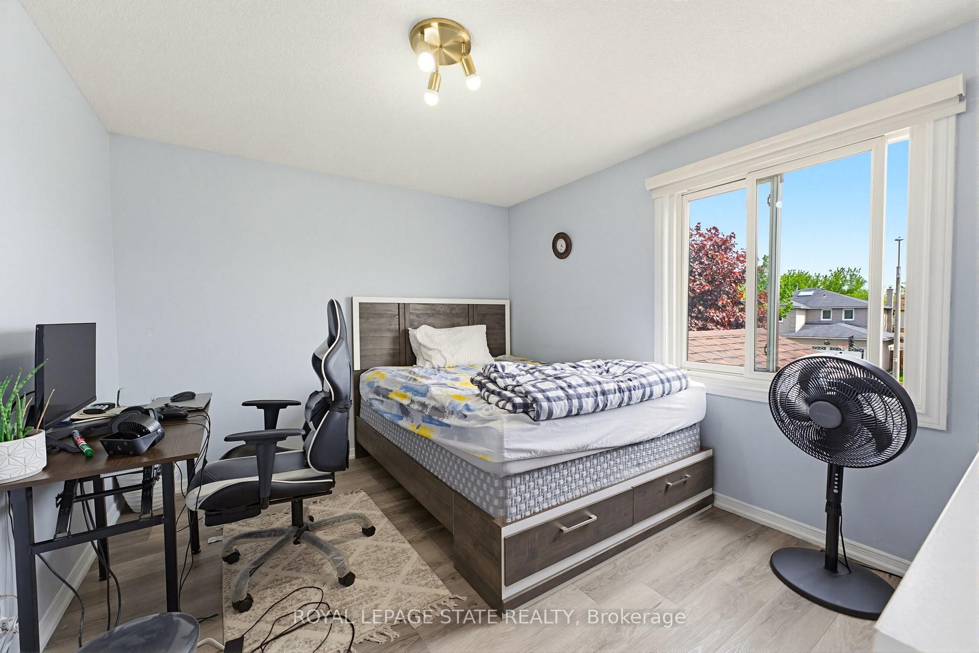 459 Dicenzo Drive, Hamilton, ON - Indoor Photo Showing Bedroom