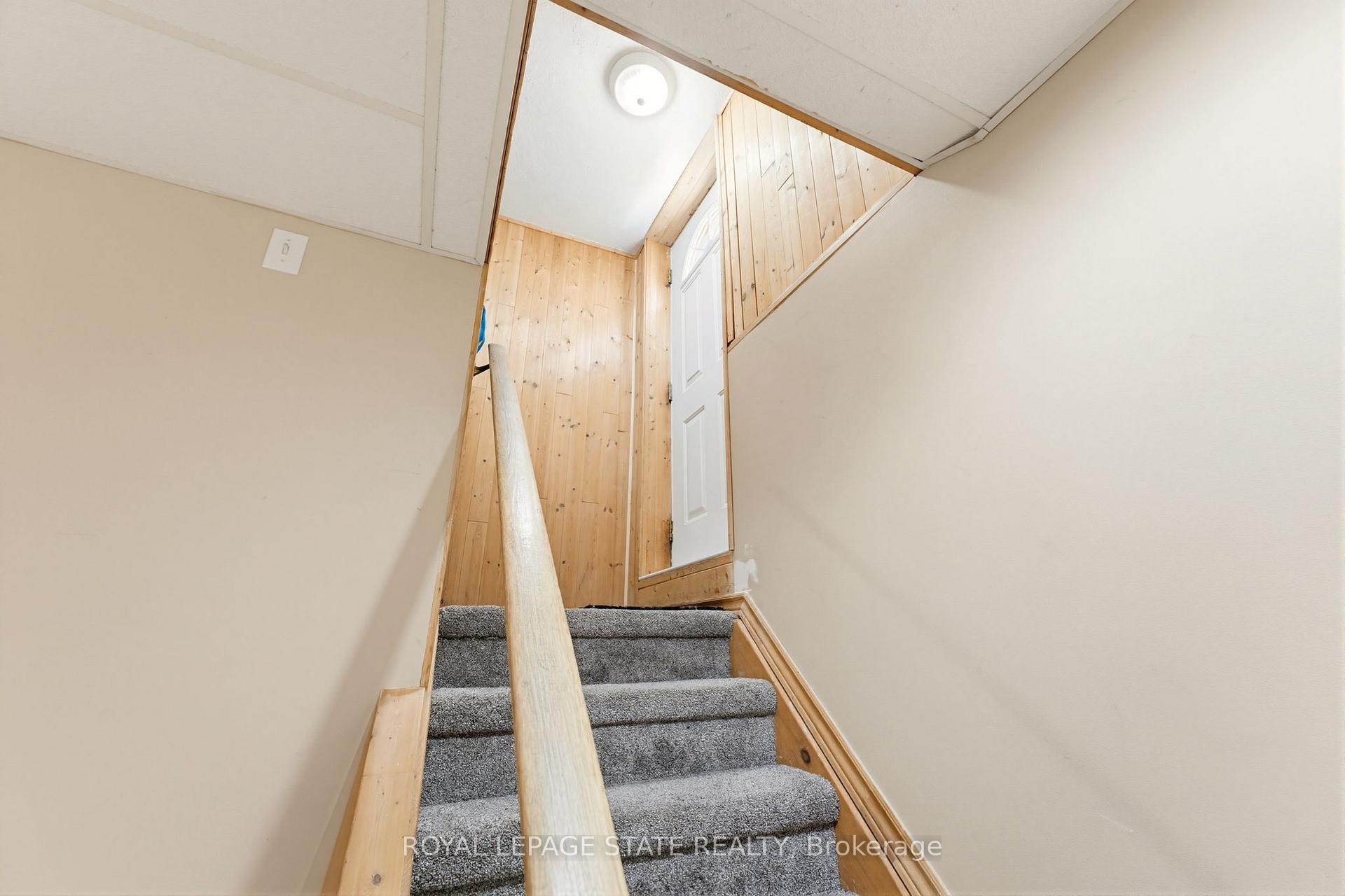 459 Dicenzo Drive, Hamilton, ON - Indoor Photo Showing Other Room