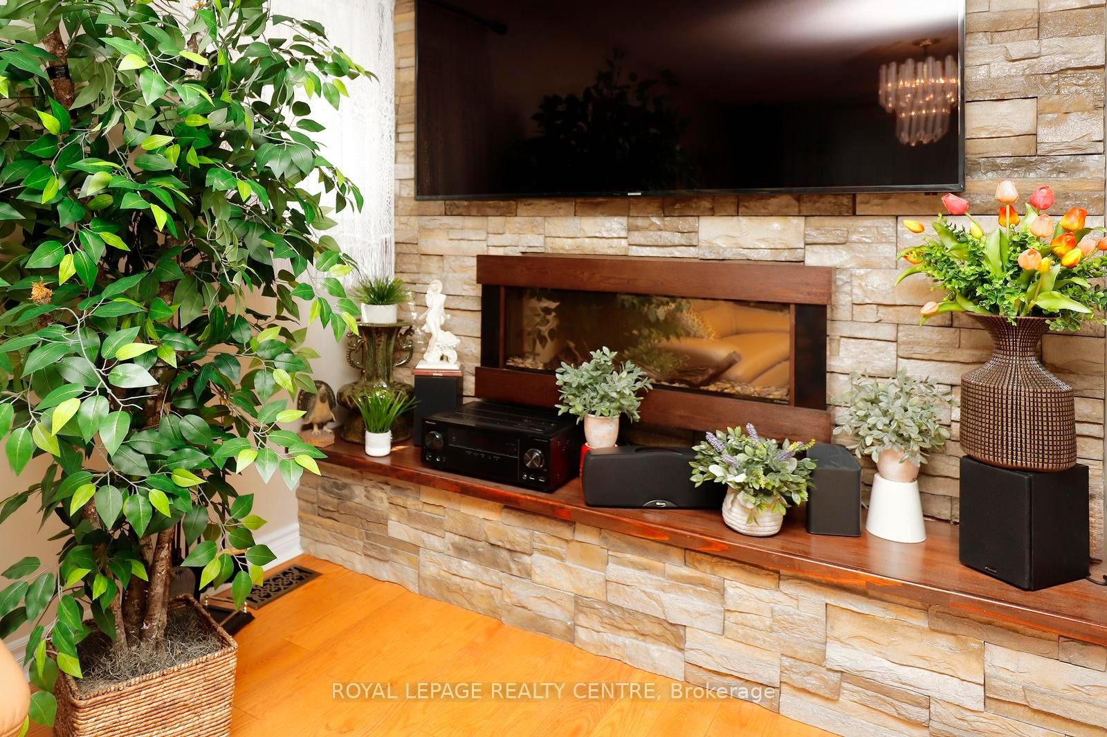 690 Ashprior Avenue, Mississauga, ON - Indoor With Fireplace