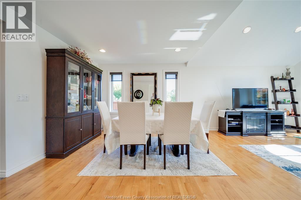 3857 Socrates Court, Windsor, ON - Indoor Photo Showing Dining Room