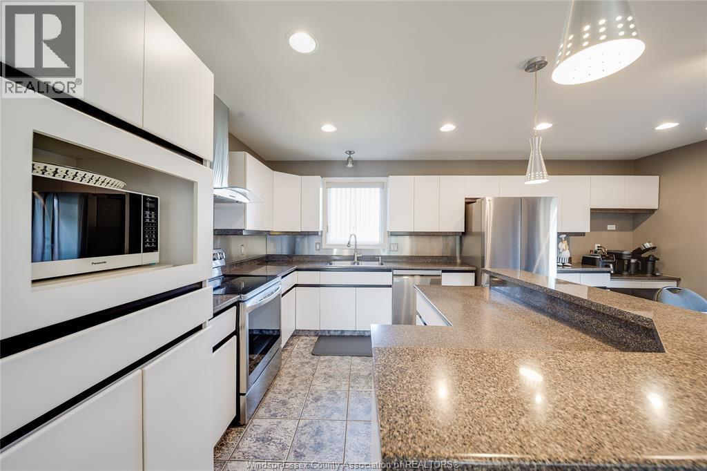 3857 Socrates Court, Windsor, ON - Indoor Photo Showing Kitchen