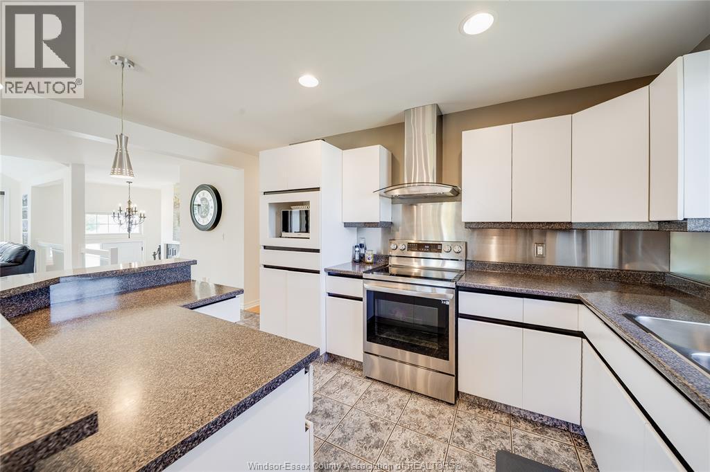 3857 Socrates Court, Windsor, ON - Indoor Photo Showing Kitchen