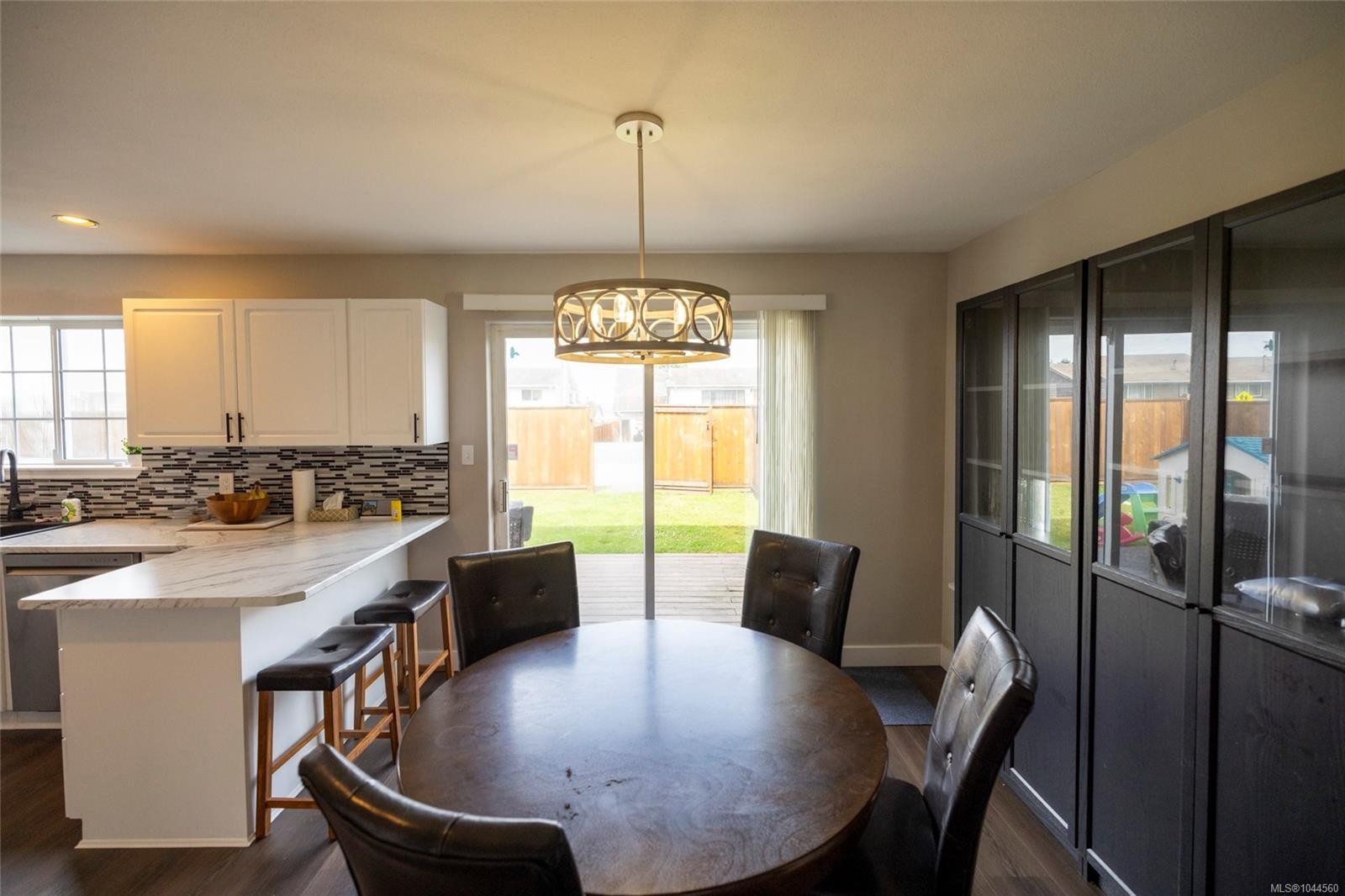 #1-2553 Kingcome Pl, Port Mcneill, BC - Indoor Photo Showing Dining Room