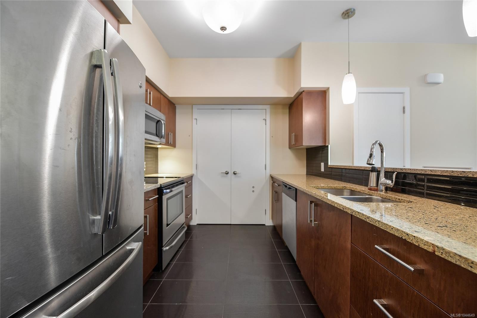 #201-591 Latoria Rd, Langford, BC - Indoor Photo Showing Kitchen With Double Sink