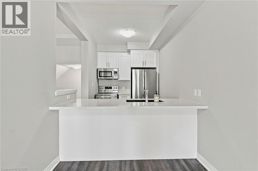 13 Aqua Lane, Hamilton, ON - Indoor Photo Showing Kitchen With Stainless Steel Kitchen