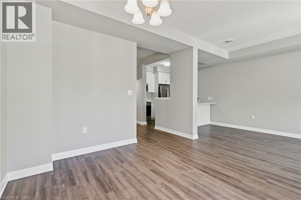13 Aqua Lane, Hamilton, ON - Indoor Photo Showing Other Room