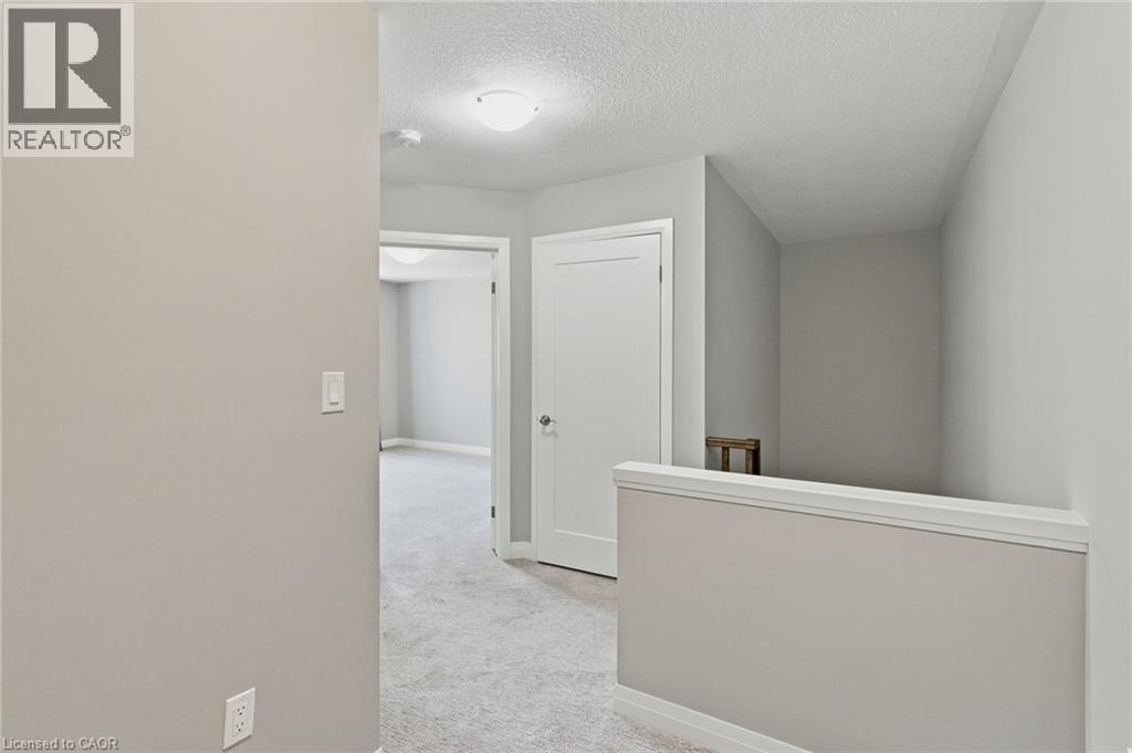 13 Aqua Lane, Hamilton, ON - Indoor Photo Showing Other Room