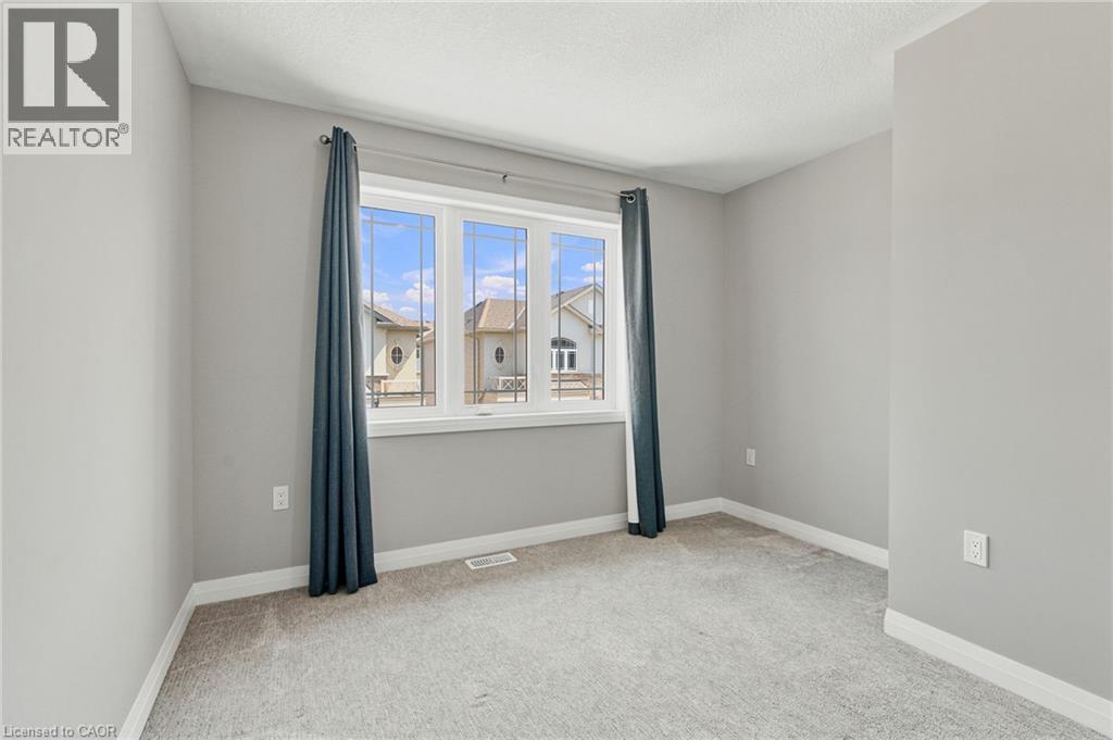 13 Aqua Lane, Hamilton, ON - Indoor Photo Showing Other Room