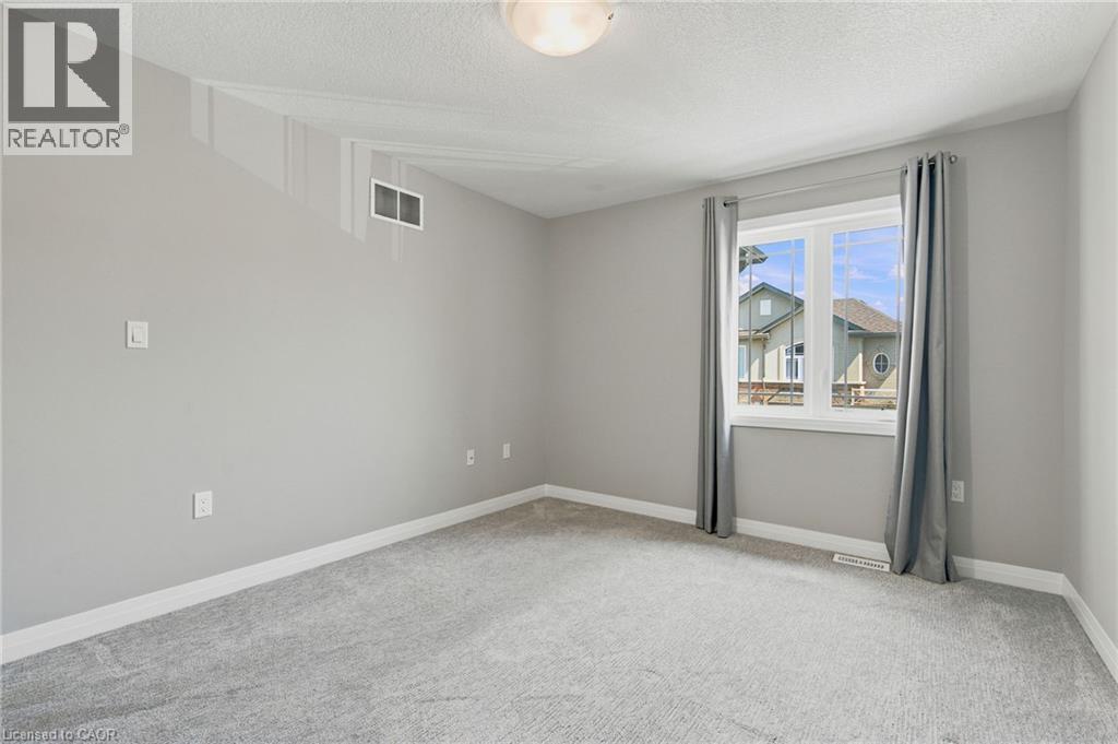 13 Aqua Lane, Hamilton, ON - Indoor Photo Showing Other Room