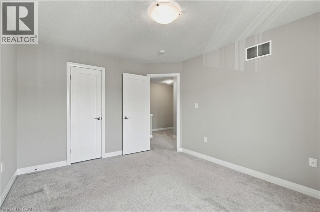 13 Aqua Lane, Hamilton, ON - Indoor Photo Showing Other Room
